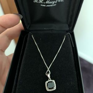Never been worn necklace!